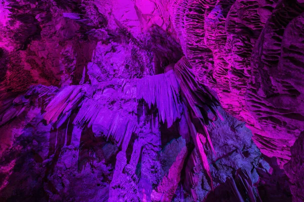 Színes Megvilágítású Cseppkövek Szent Mihály Barlangban Gibraltári Sziklában — Stock Fotó