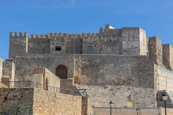 Tarifa 'daki Cebelitarık Boğazı' nı koruyan İyi Guzman Şatosu.