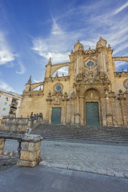 Jerez de la Frontera 'daki San Salvador Katedrali' ne bakıyorum.
