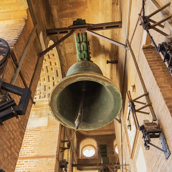 Jeden Zvonů Tlesknutím Mechanismem Giraldě Věži Sevillské Katedrály — Stock fotografie