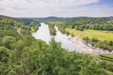 Witten yakınlarındaki Hohenstein 'dan görülen Ruhr' un Bukolik manzarası