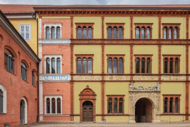 In the courtyard of the district court of Wismar in the center of the old town