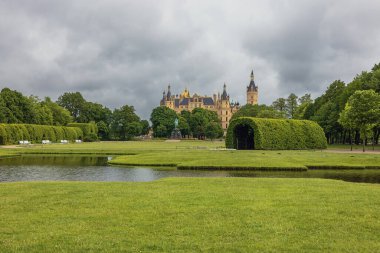 The right side of the castle garden with the Schwerin Castle in the background
