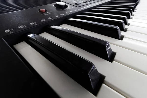 Tasti Pianoforte Bianco Nero Vicino — Foto Stock