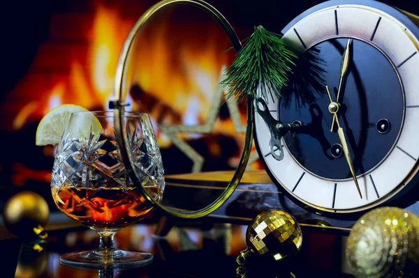 Table Clock Open Glass Cover Surrounded Christmas Decorations Backdrop Fire — Stock Photo, Image