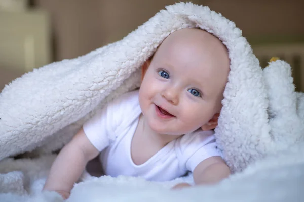 Smiling Baby Looking Camera White Blanket Towel Selective Focus — 图库照片