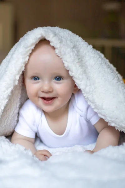 Smiling Baby Looking Camera White Blanket Towel Selective Focus — Fotografia de Stock