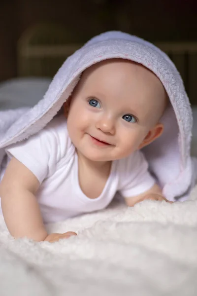 Smiling Baby Looking Camera White Blanket Towel Selective Focus — 图库照片