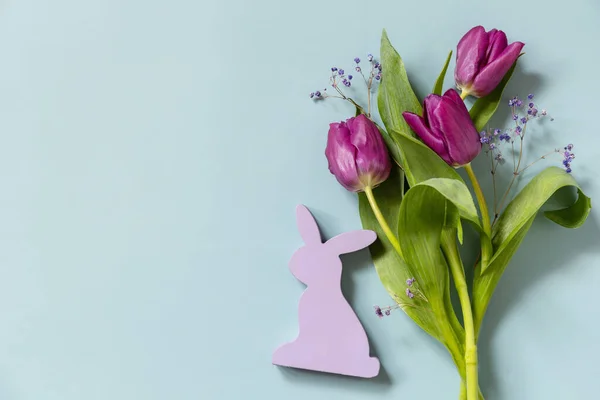 Purple Tulips Purple Rabbit Blue Background Spring Easter Holiday Concept — Stok fotoğraf