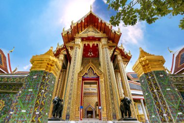 Ratchabophit Tapınağı 'nın güzel altın sanat ve mimarisi antik bir yer, Tayland' ın Bangkok şehrinde Kral Rama 5 saltanatı.