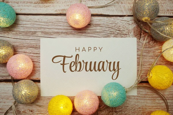 Happy February Karte Typografie Text Mit Led Wattebausch Auf Holzhintergrund — Stockfoto