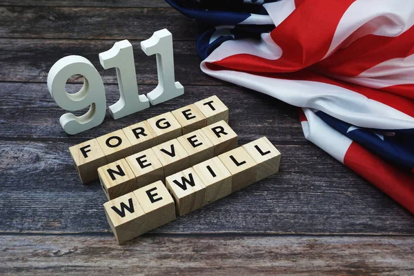 911 Nigdy Nie Zapomnimy Liter Alfabetu Word Drewnianym Tle — Zdjęcie stockowe