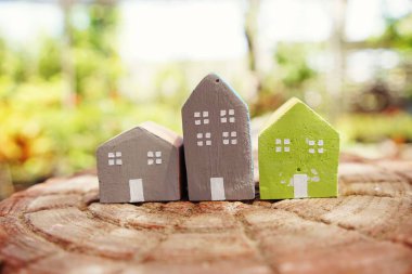 Renkli Minyatür evler Köy ve Gayrimenkul kavramı