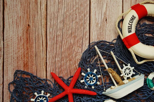 Ahşap arka planda uzay kopyası bulunan Deniz Ürünleri Dekorasyonu