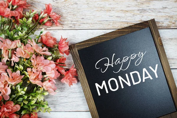 Happy Monday Text Blackboard Flower Bouquet Decoration — Stock Photo, Image
