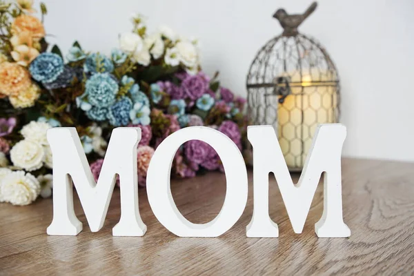 Happy Mothers Day Mom Word Flower Bouquet Decoration —  Fotos de Stock