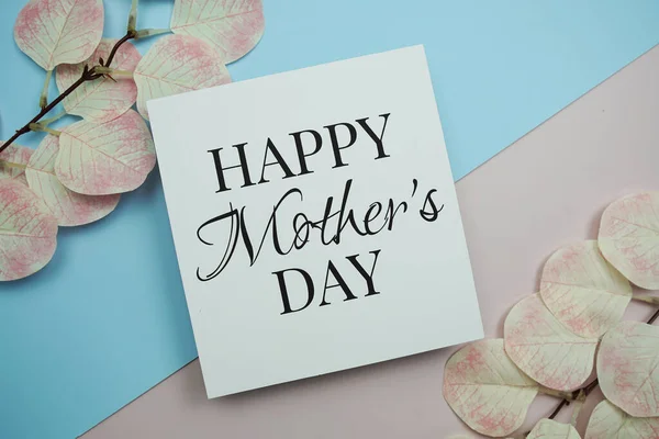 母亲节快乐短信 带有蓝色和粉色背景的假假 — 图库照片