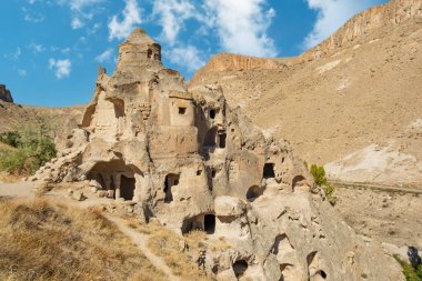 Kubbeli Kilise olarak bilinen Domed Kiliseleri Türkçe, Soganli Vadisi, Kapadokya, Türkiye. Kapadokya 'da dışında kilise mimarisi olan tek mağara kiliseleri Domed Kiliseleridir. Seçici odak.