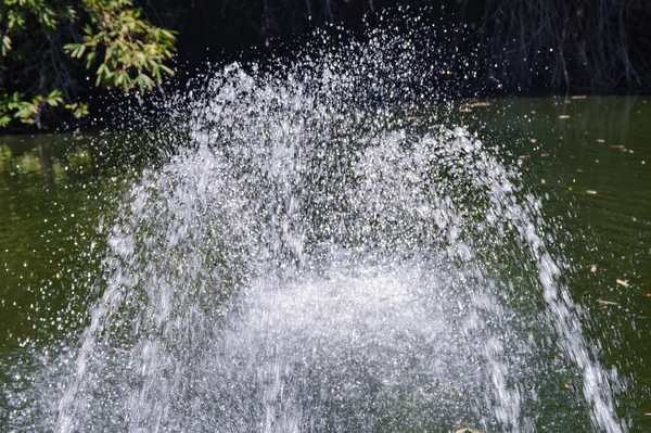 噴水からの水の質感 — ストック写真