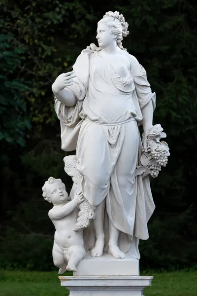 Statue Marbre Terre Dans Jardin Bacchus Dans Parc Inférieur Saint — Photo