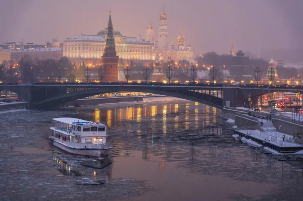 Jembatan Bolshoy Kamenny Dan Kremlin Malam Hari Moskow Rusia Stok Gambar Bebas Royalti