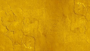 Grunge soyut sarı altın rengi, hasarlı beton cephe, alçıdan soyulmuş, yıpranmış kırsal duvar, çatlaklar, doku arka planı