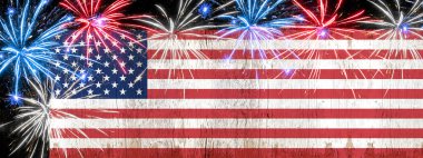Mutlu 4 Temmuz, yeni yıl, gümüşçüler ya da diğer tatil geçmişleri - Tahta kırsal kumaş üzerine Amerikan bayrağı maytaplar ve havai fişekler