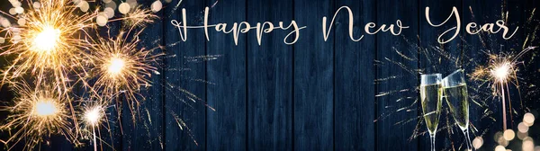 Щасливий Новорічний Фон Банерна Панорама Довгі Блискавки Золотий Феєрверк Тости — стокове фото