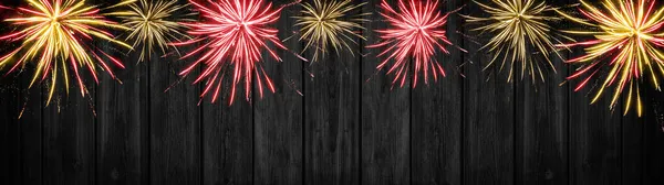 Щасливий Новий Рік Фейєрверк Фон Банерна Панорама Золотий Червоний Феєрверк — стокове фото