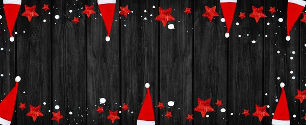 圣尼古拉斯日 冬天背景 由雪花和星星做成的框架 头戴木制的红色圣诞老人帽 顶部有文字空间 — 图库照片