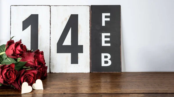 Fondo Del Día San Valentín Pizarra Con Fecha Febrero Ramo — Foto de Stock