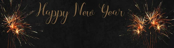 Happy New Year 2022 フェスティバルシルベスターの背景パノラマグリーティングカードバナー長い 暗い黒の夜の黄金の花火 — ストック写真