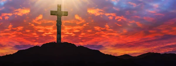 부활절 현수막 파노라마 현수막크라 무렵에는 고타의 예수와 십자가 놓는다 — 스톡 사진