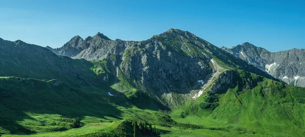 Kleinwalsertal Alpen Bergen Landschap Panorama Achtergrond Bergpanorama Zomer Met Blauwe — Stockfoto