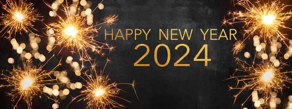 YILI YIL 2024 / Yeni Yıl Partisi Parti arkaplan tebrik kartı - Maytap ve bokeh ışıkları, karanlık gece gökyüzünde