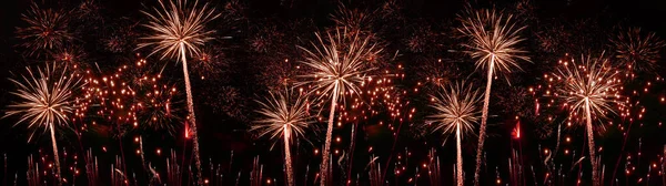 Праздничный Праздник Фейерверков Новогодняя Фоновая Панорама Красный Фейерверк Темном Ночном — стоковое фото