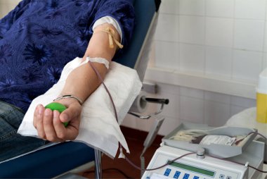 Milan, İtalya - 18 Kasım 2020: Hastanede bağışçılarla kan örnekleme için donatılmış oda
