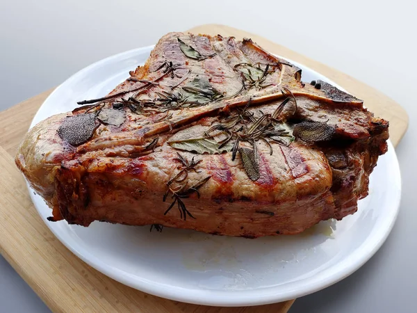 White Plate Whole Grilled Bone Steak Isolated White Background — Stock Photo, Image