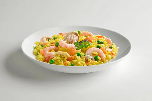 White Bowl Portion Fish Paella Saffron Vegetables Iand Parsley Solated — 스톡 사진