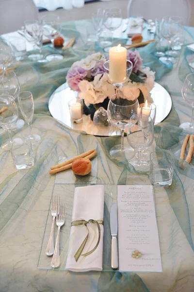 Detail Table Set Sea Water Color Organza Elegant Wedding Banquet — Stok fotoğraf