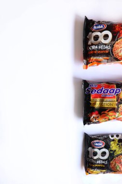 Endonezya 'da Beyaz İzolasyonda Anlık Eriştenin Farklı Markaları Satıldı