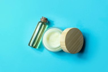 Çiğ kozmik ürünler hyaluronik asit gerekli yağlar izole