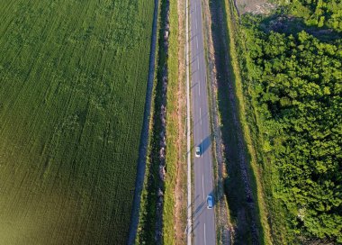 Yol ve ekilebilir ekin alanlarının hava fotoğrafçılığı buğday ayçiçeği ya da mısır için