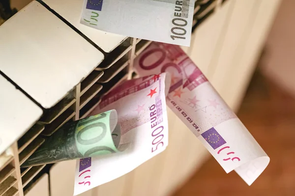 Euro Banknoten Heizkörper Das Konzept Der Teuren Heizkosten Der Energiekrise — Stockfoto