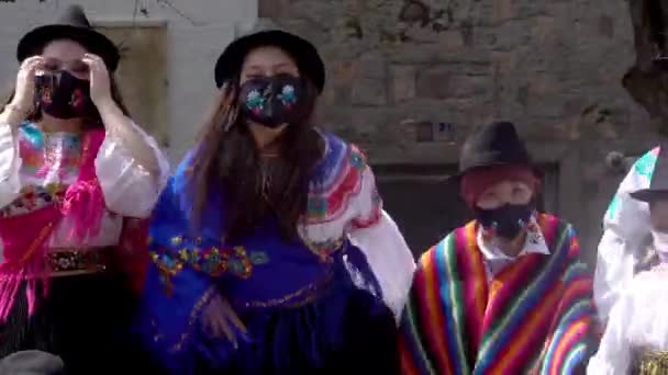 Cuenca, Ecuador, Dec 24, 2021 - COVID masked children dance on float in a Christmas parade. — Stock Video