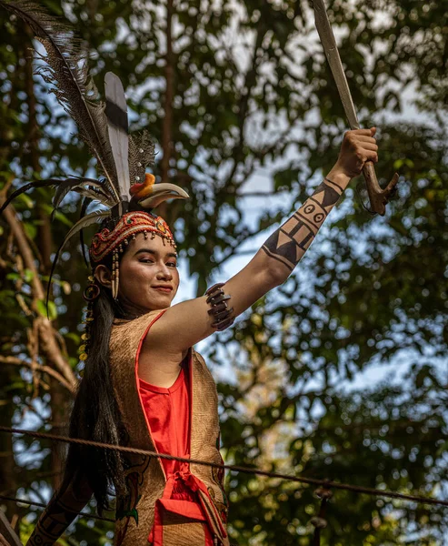 Центральный Каламантан Индонезия Мая 2022 Года Женщина Позирует Традиционной Униженной — стоковое фото