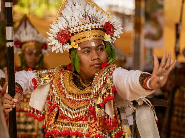 Young Man Dances Temple Galungan Day Bali —  Fotos de Stock