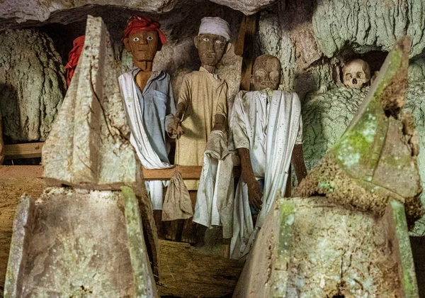 Indonesia June 2022 Tau Tau Wooden Effigies Londa Burial Caves — Stok fotoğraf
