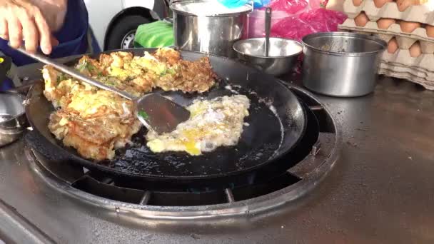 Malaca Malasia 07172022 Jonker Street Tortilla Ostras Noche Cocinada — Vídeo de stock