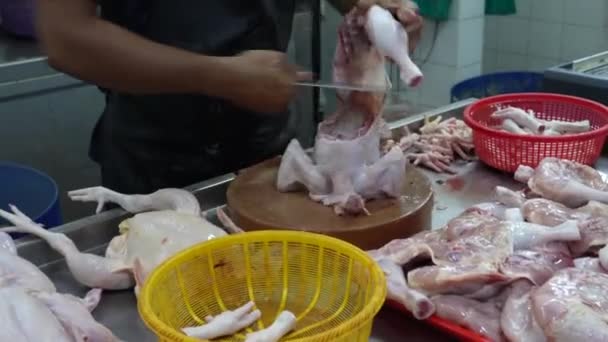 Пенанг Малайзия 07172021 Влажный Рынок Резки Куриных Ножек — стоковое видео